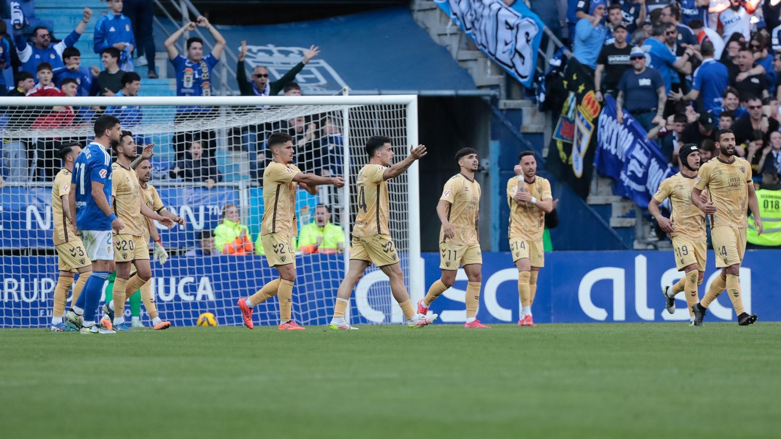 El Real Oviedo-Málaga CF, en fotos