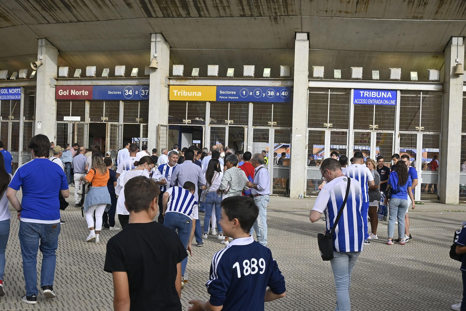 Ambiente del partido del Recreativo de Huelva y el Cádiz FC Mirandilla