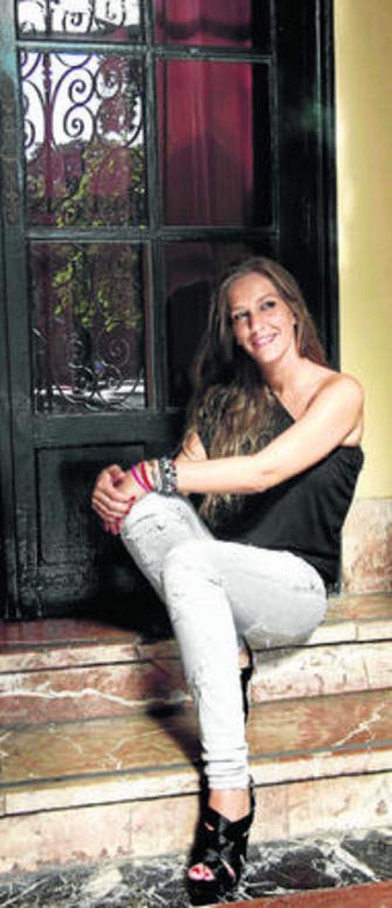 La joven intérprete María Toledo, a las puertas del Lope.