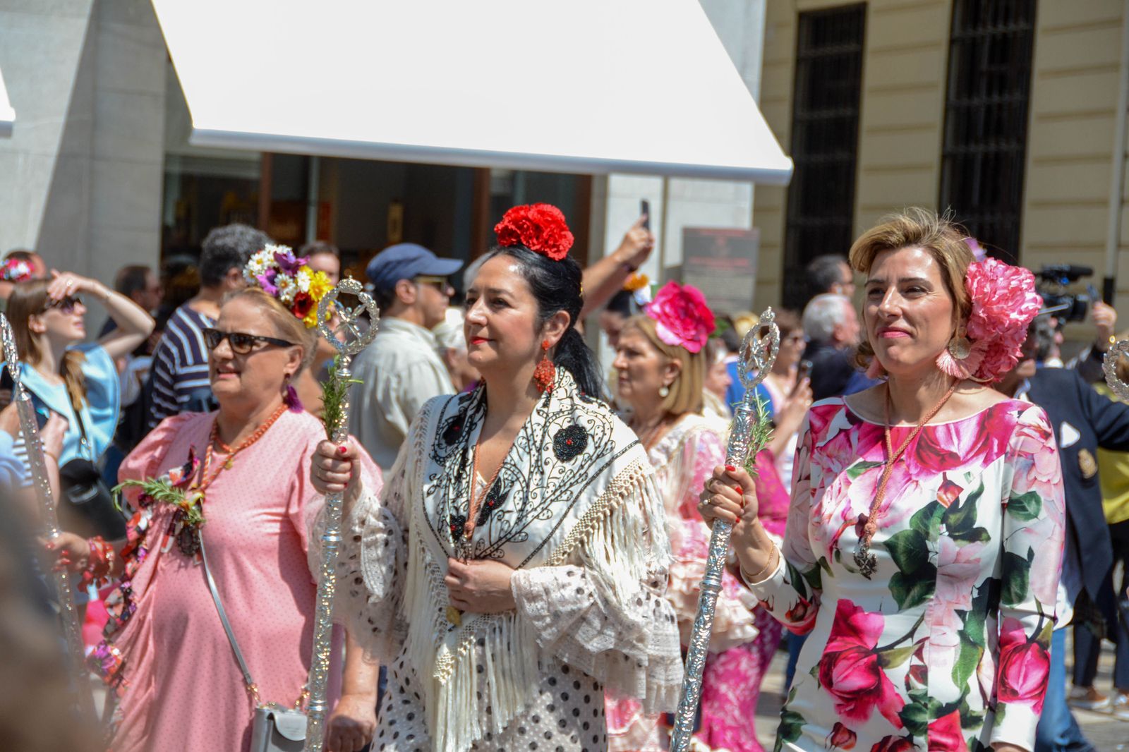 La salida de la Hermandad del Rocío de Granada, en imágenes