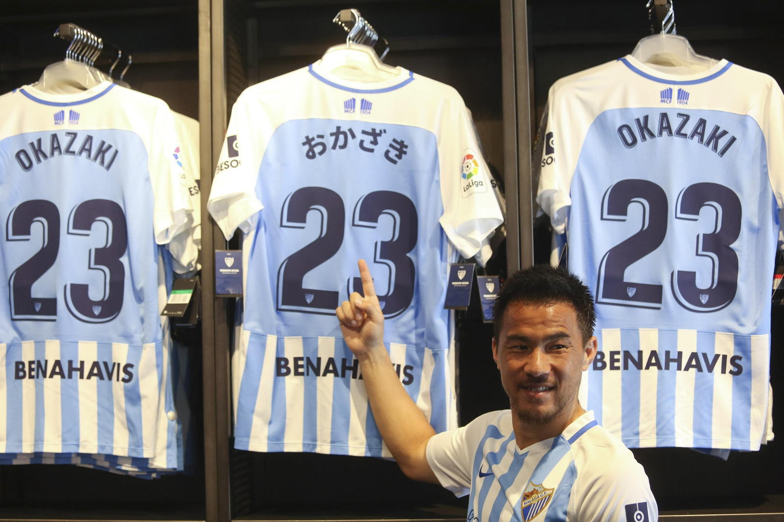 Shinji Okazaki, su fugaz paso por Málaga, en fotos