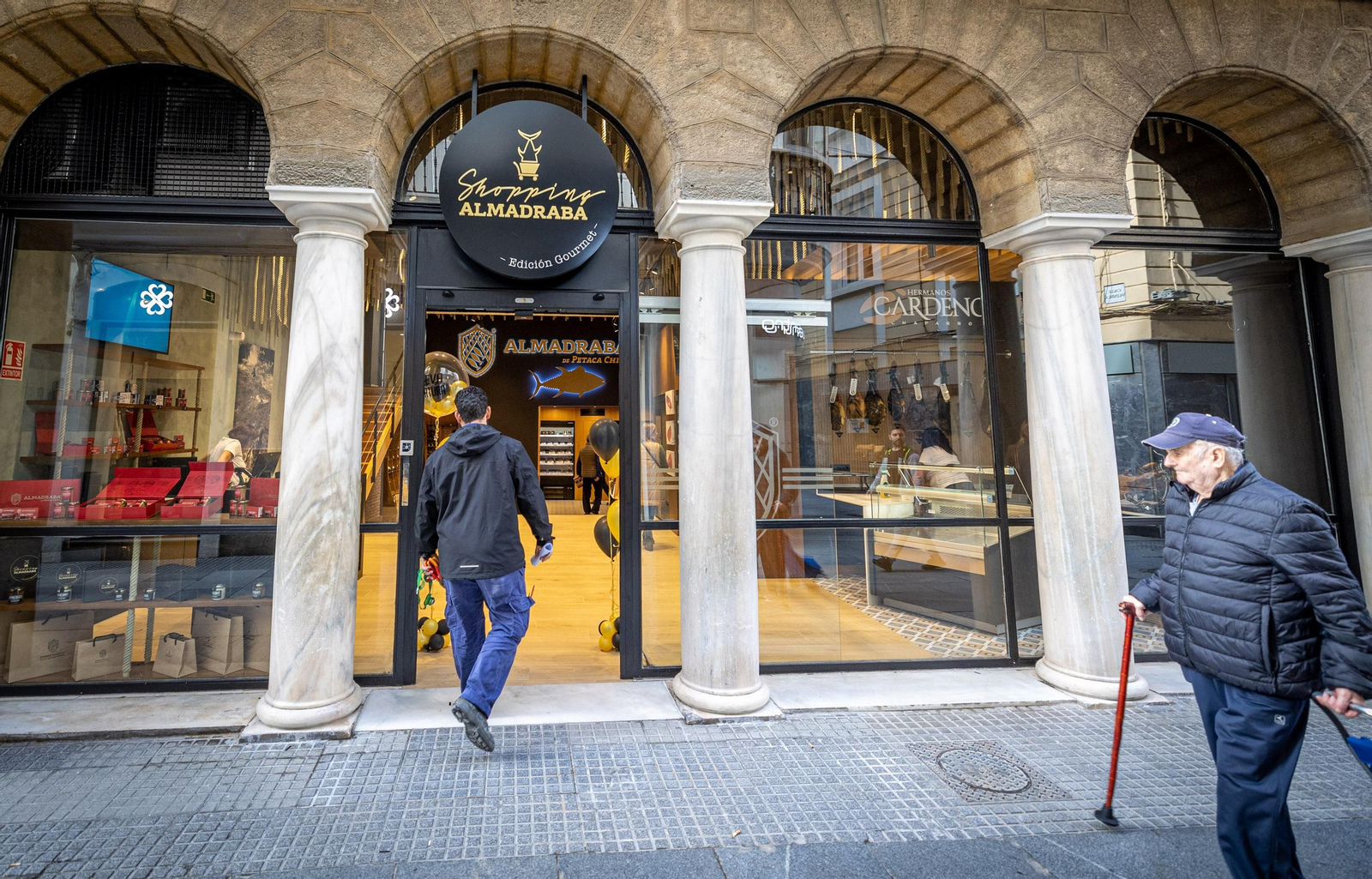 Imágenes de ‘Shopping Almadraba’ la nueva tienda de Petaca Chico en Cádiz