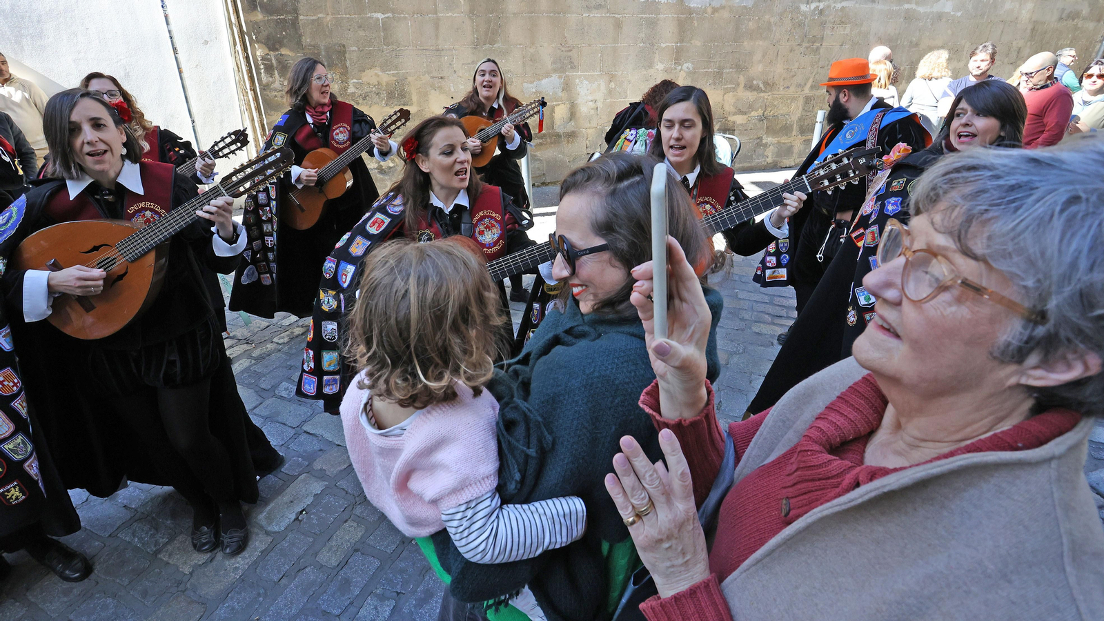 Gran ambiente en el Certamen Internacional de Tunas ‘Jerez, Tierra de Vinos’