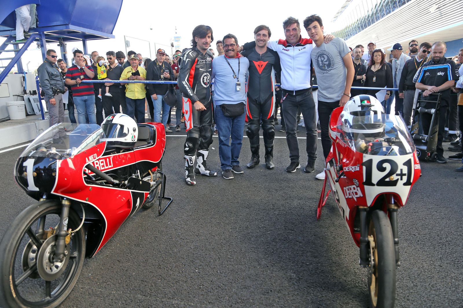 Las imágenes del homenaje a Ángel Nieto en el GP de España