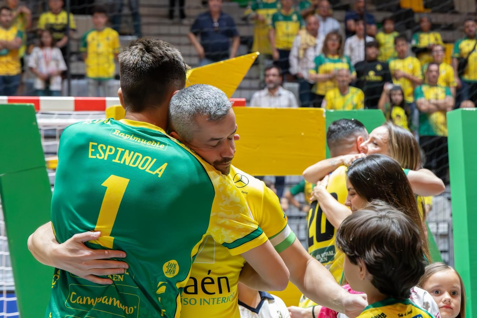 El homenaje a Mauricio, en imágenes