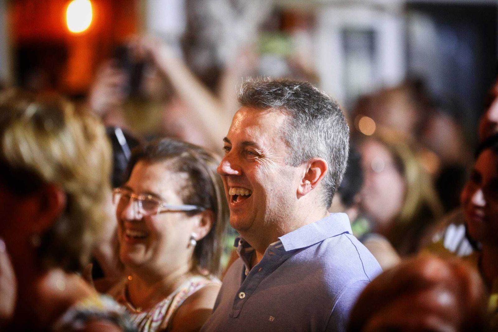 La noche del viernes de Carnaval en Cádiz, en imágenes