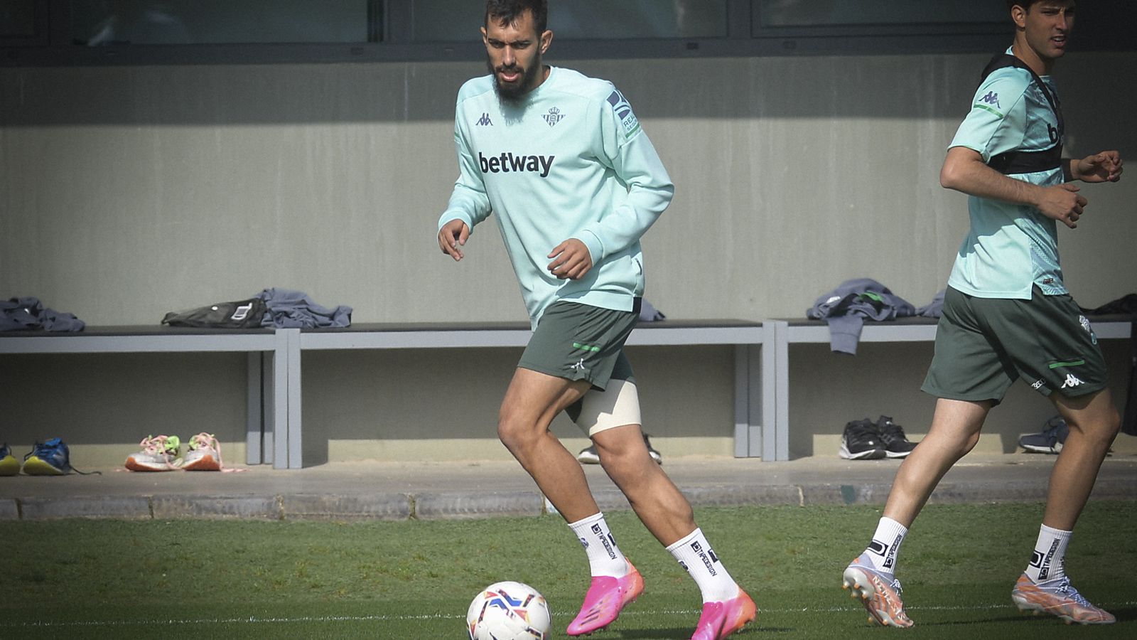 Borja Iglesias, en el entrenamiento del viernes.