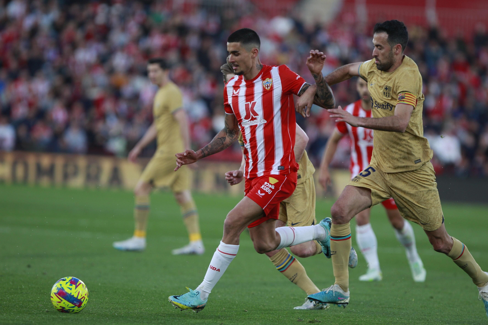 Imágenes de la victoria de la U.D. Almería ante el F.C. Barcelona
