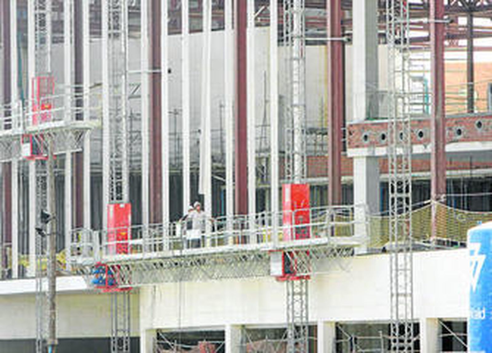 Obras de construcción del nuevo auditorio del Palacio de Congresos, que lleva 77 millones consumidos.