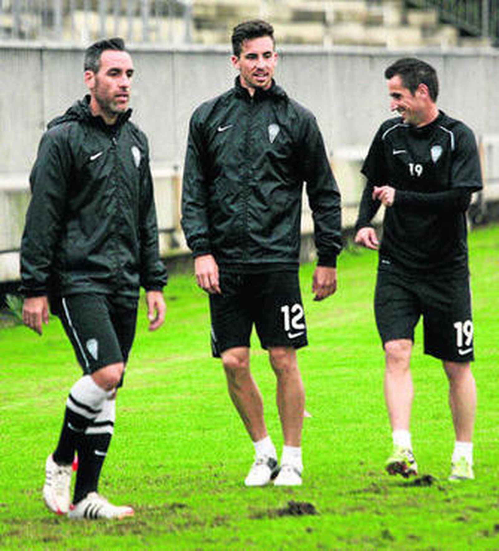 López Silva, a la derecha junto a Rennella y Abel Gómez durante el entrenamiento de ayer.