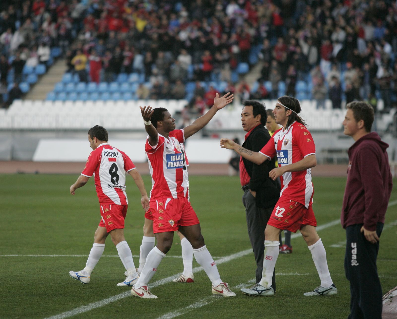 Kalu Uche y Hugo vestían la rojiblanca la última vez que la UDA se impuso al Athletic