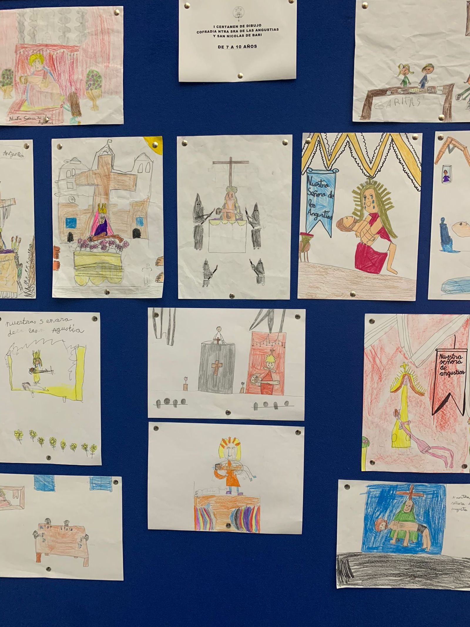 Dibujos de niños de 7 a 10 años del certamen de la cofradía del Caminito.