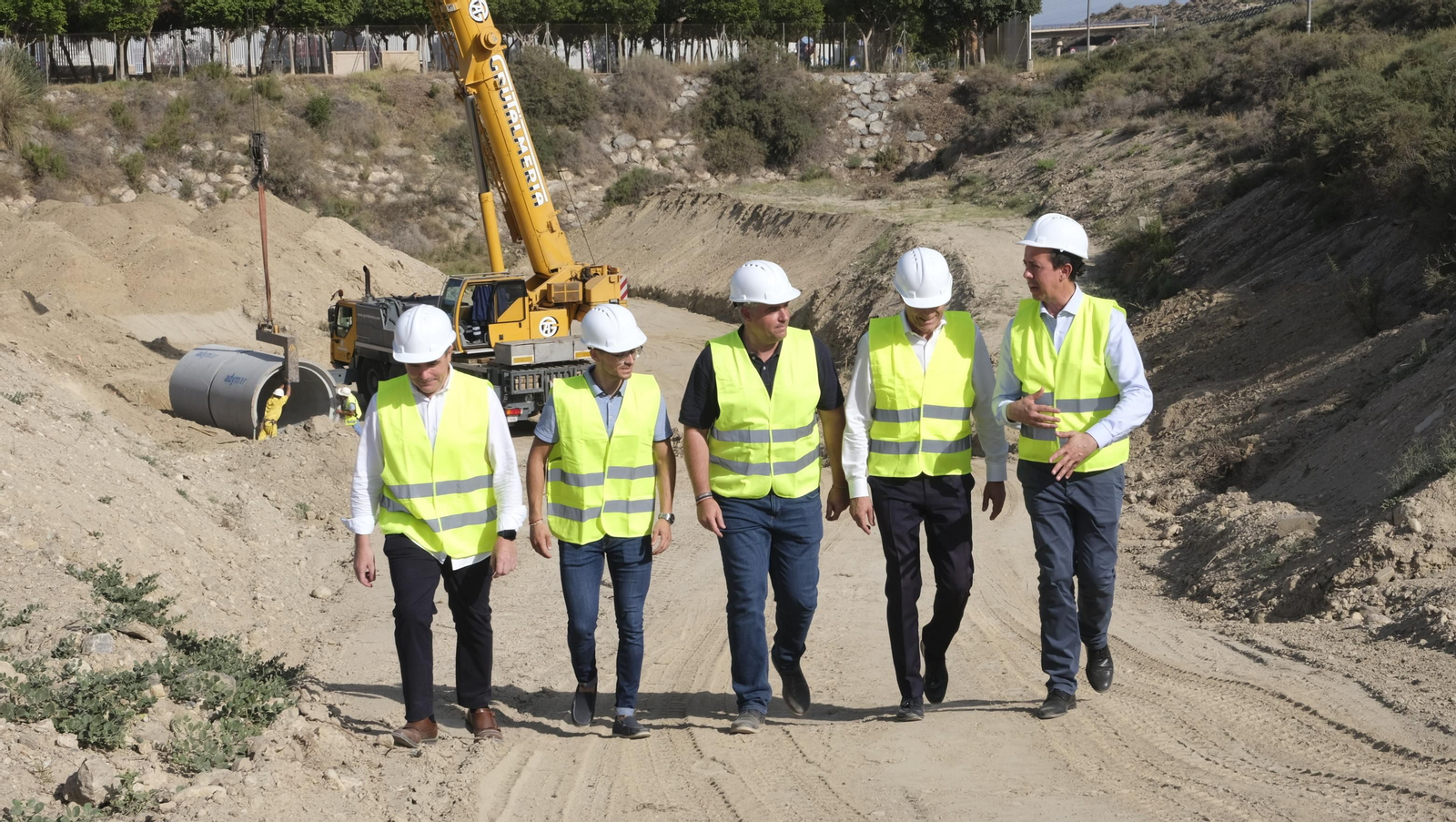 El delegado del Gobierno en Andalucía, Pedro Fernández, ha visitado hoy las obras