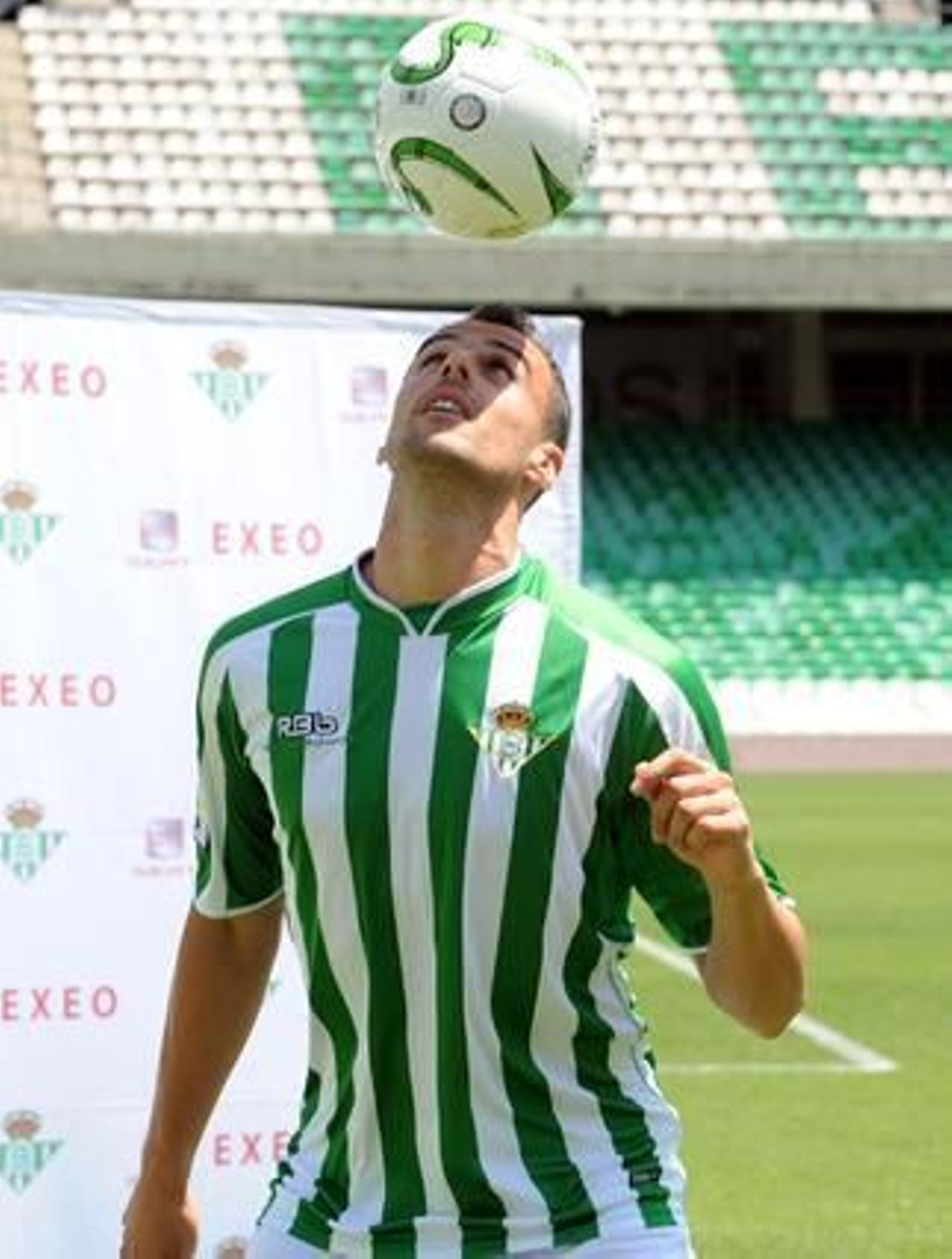 El Betis presenta al nuevo fichaje, el defensa Amaya.

Foto: Antonio Pizarro