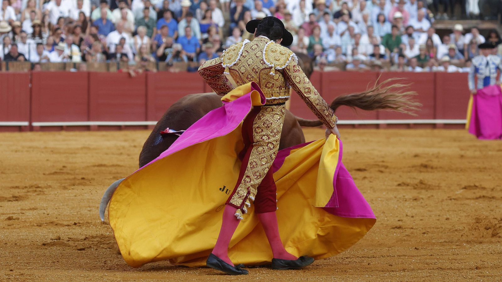 Los mejores momentos de Juan Ortega sobre el albero fueron con el capote.
