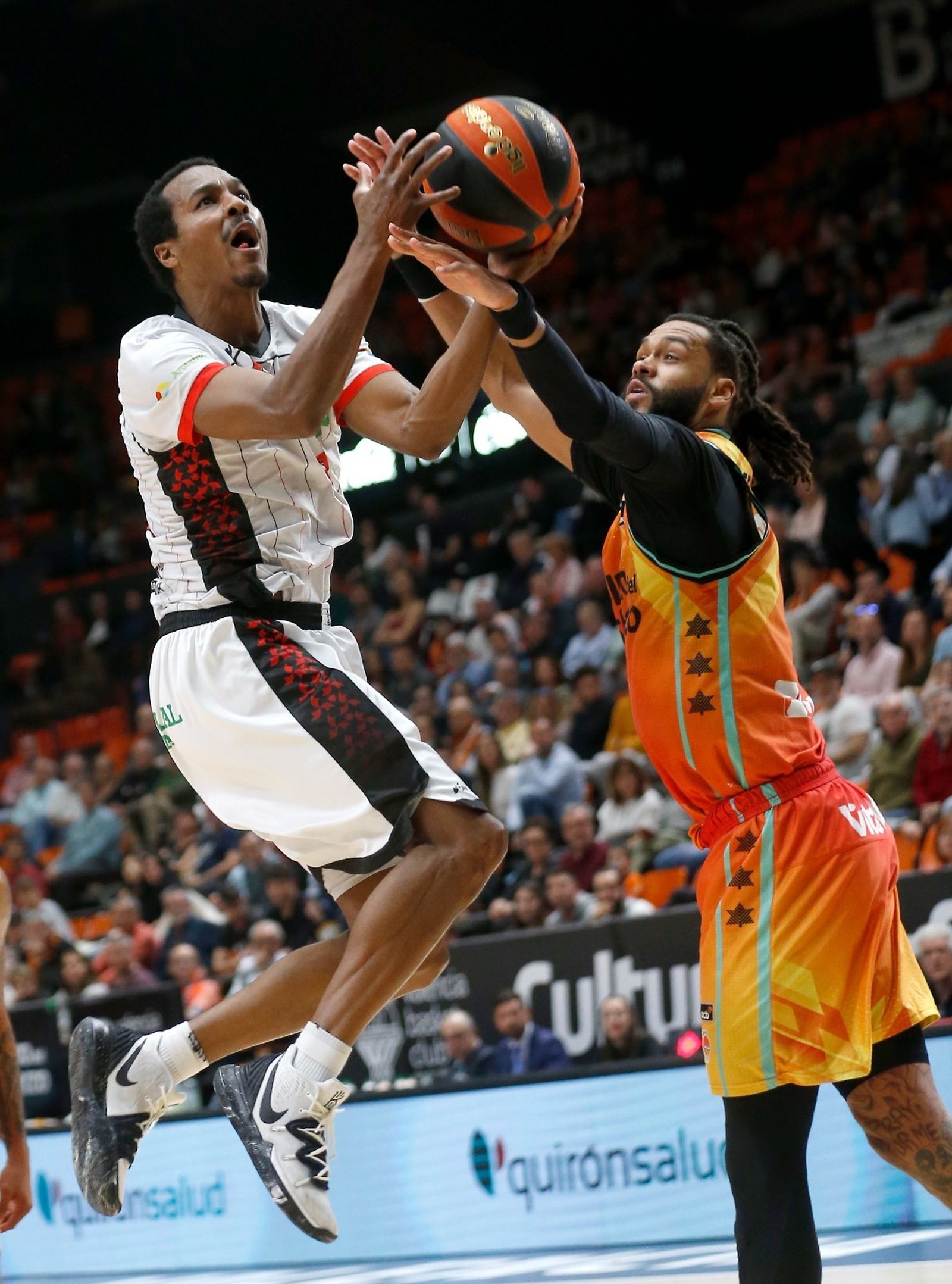 El Valencia Basket-Covirán Granada, en imágenes