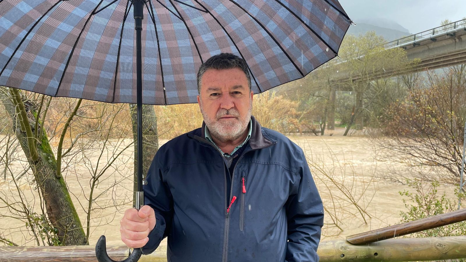 Francisco Javier Lobo, alcalde de Jimera de Líbar junto al rio Guadiaro