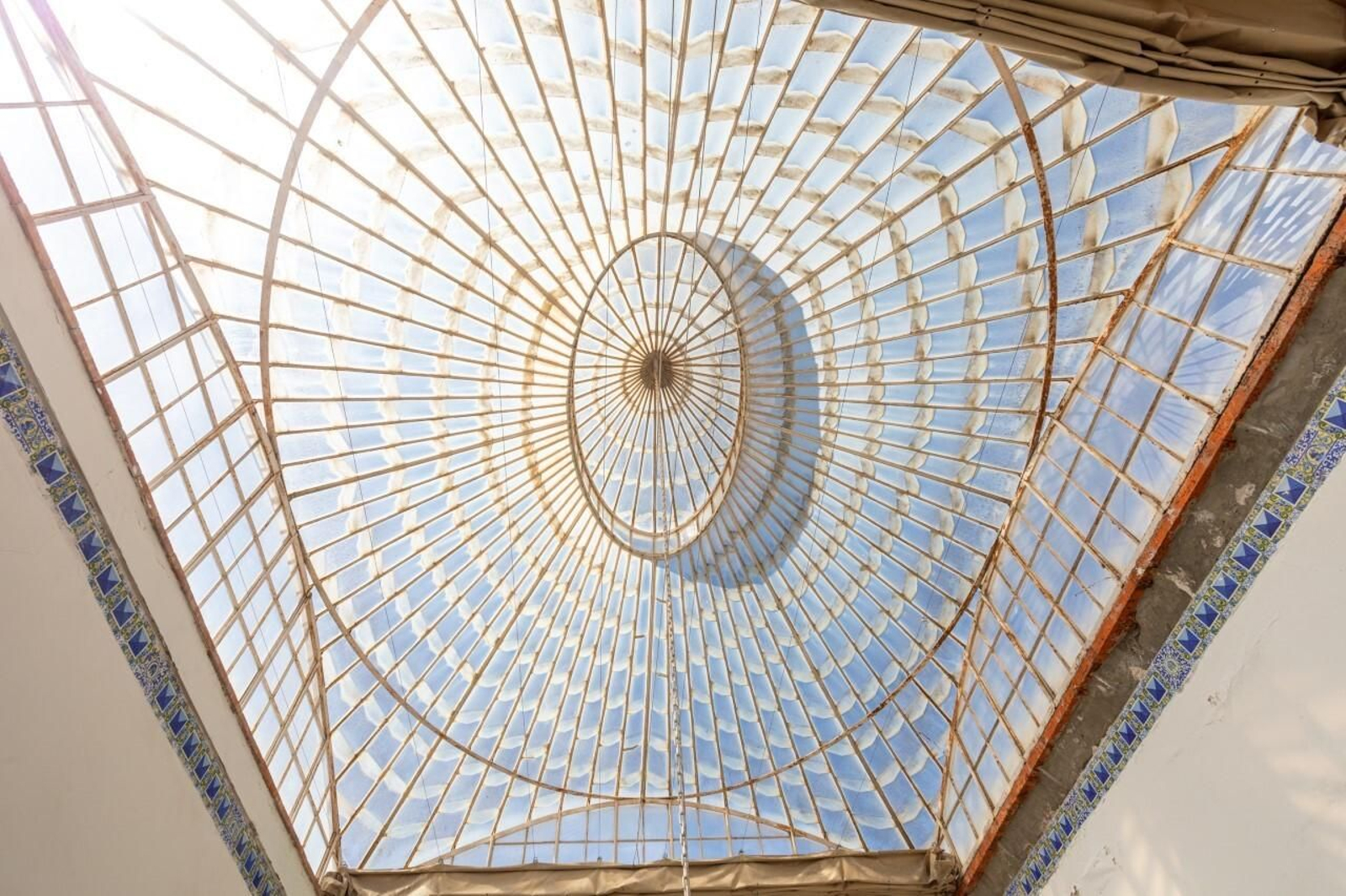 Las imágenes el edificio de la UNED en la plaza de San Antonio