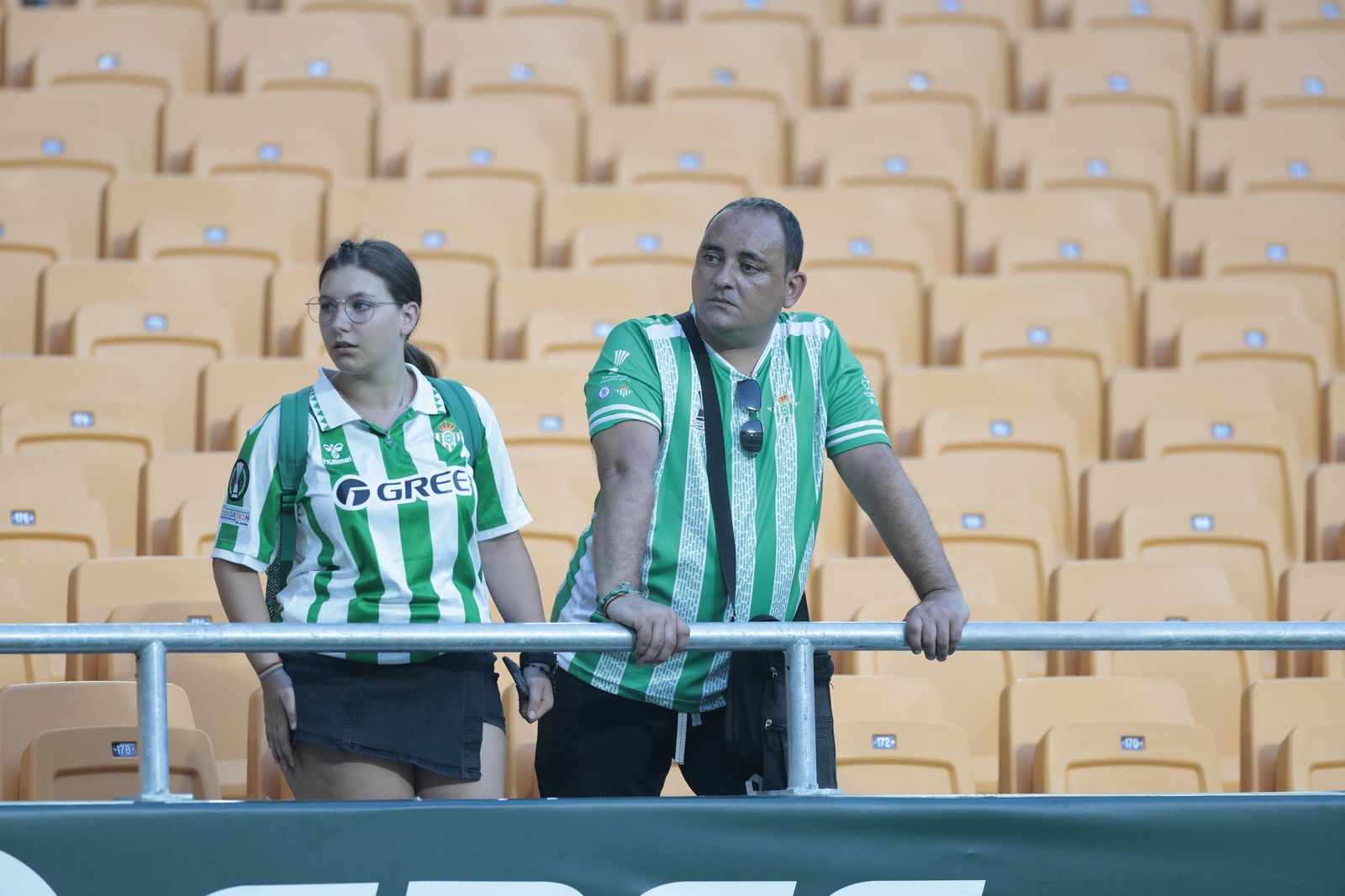 Búscate en las fotos del Betis - Alavés
