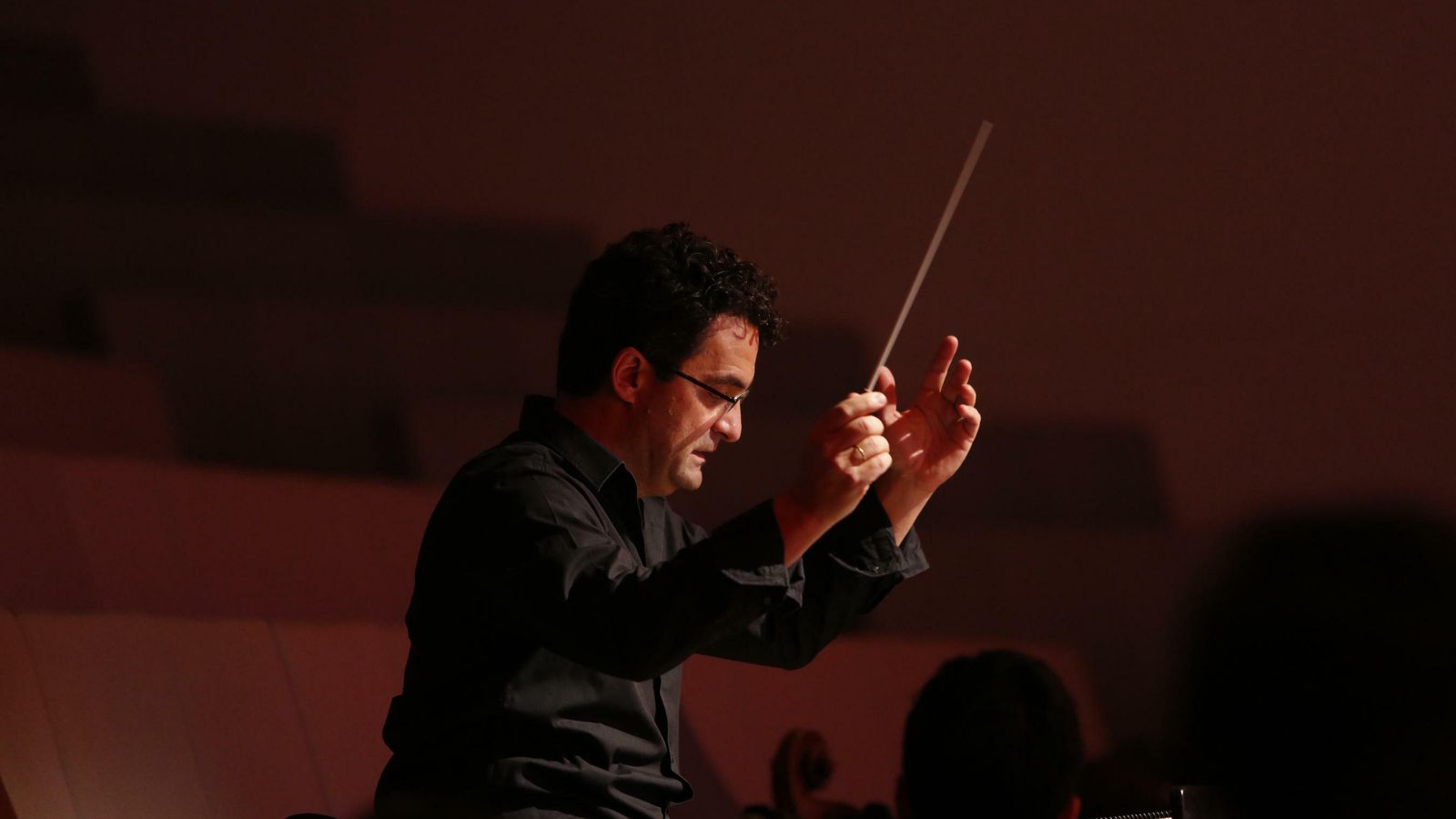 Hay que destacar el trabajo musical del Coro y la Orquesta de la UGR.