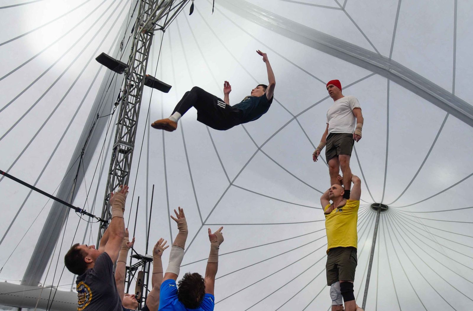 Ensayos y preparativos para el estreno del Circo del Sol en Sevilla 2026