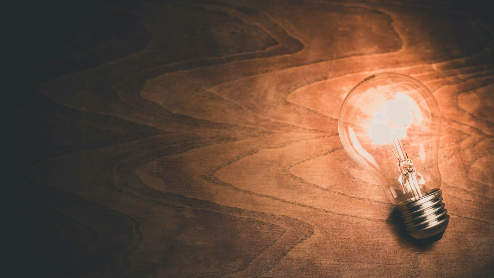 Cómo conseguir el mejor precio de la luz hoy en Málaga y ahorrar en tu factura