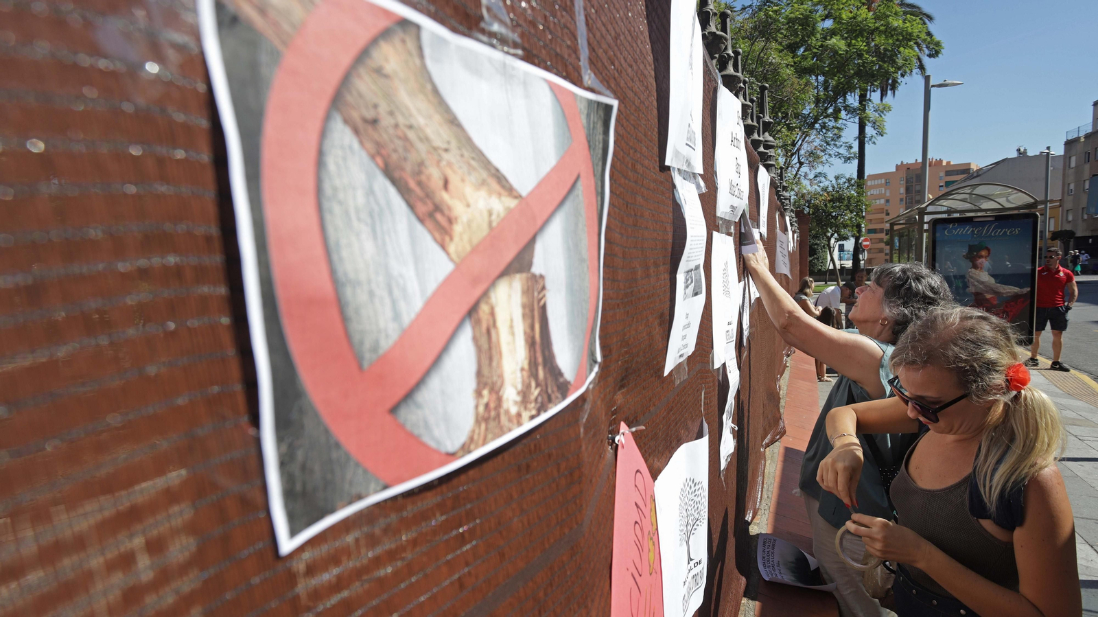 Fotos de las protestas contra la tala de árboles en el Parque María Cristina de Algeciras
