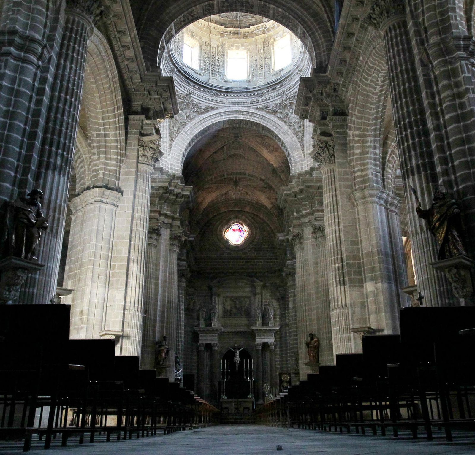 La Catedral acogerá este miércoles la cruz de los jóvenes y el icono de María