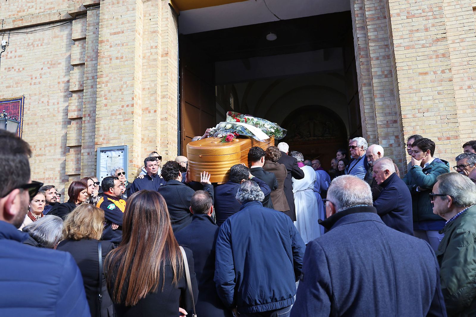 Las fotografías del emotivo adiós a Natividad de la Torre, la abuela onubense fallecida en Adamuz