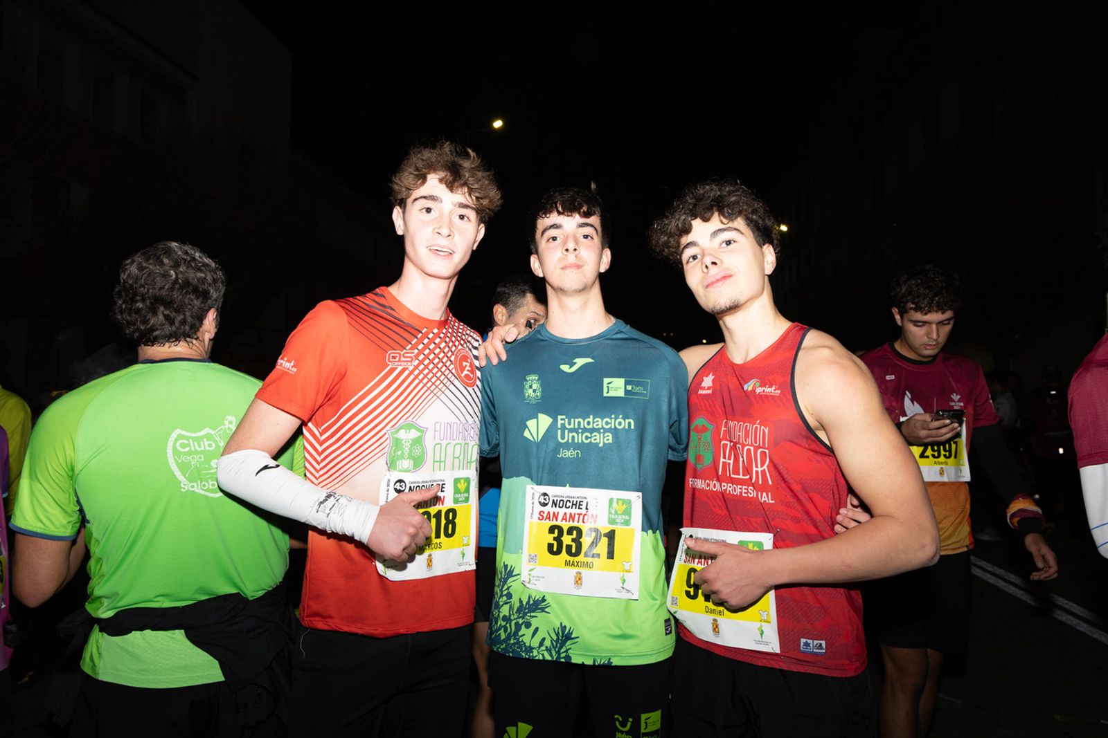 En imágenes: búscate en tu llegada a meta de la Carrera de San Antón 2026 (II)