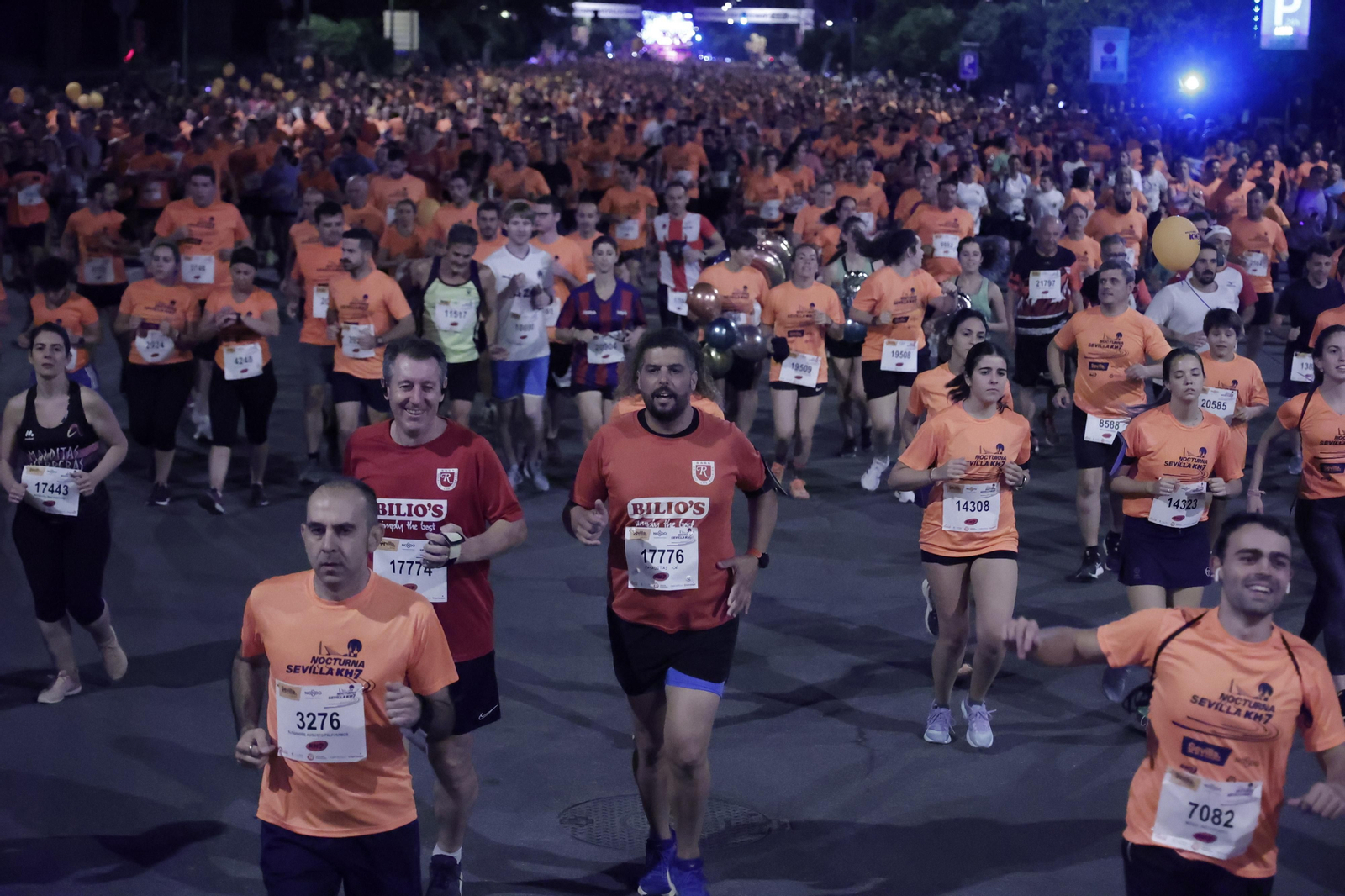 Búscate en la Carrera Nocturna de Sevilla (2)