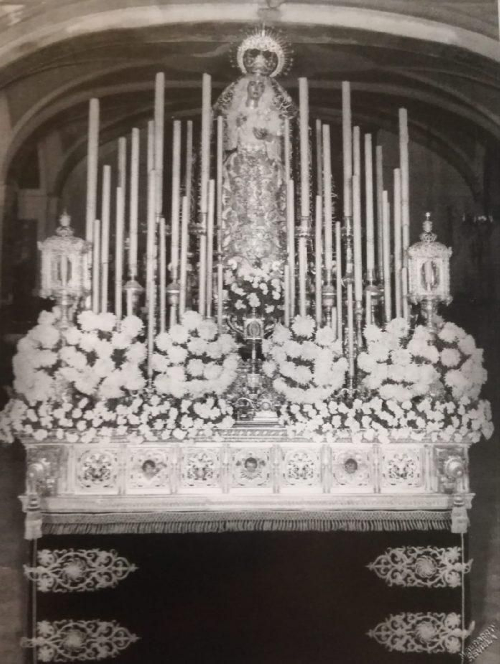 La Virgen del Valle sin su palio en 1946