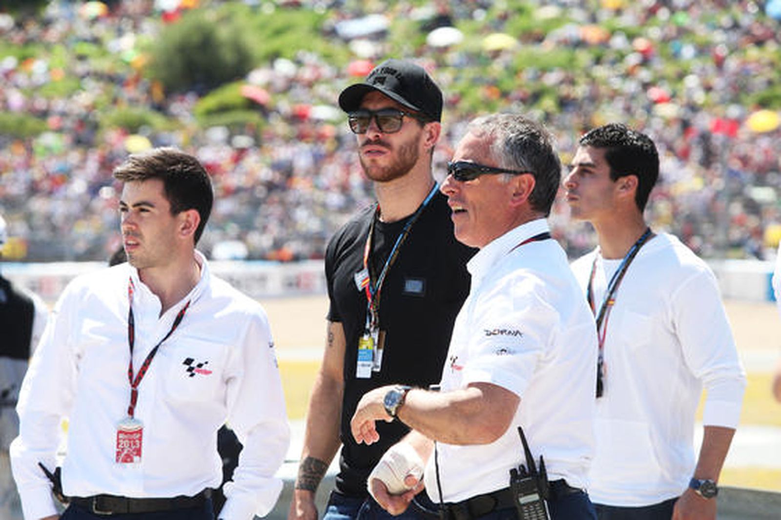 El madridista Sergio Ramos aprovechó para disfrutar de las fiestas de las motos y vio las carreras a pie de pista