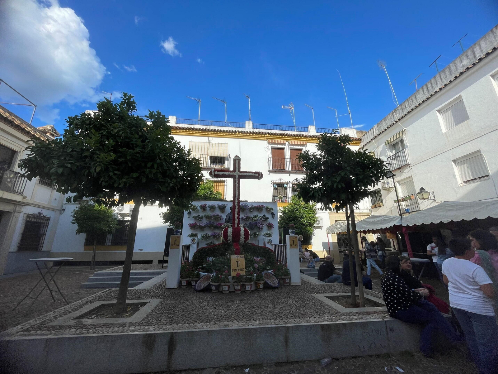 Cruz de la Hermandad de Nuestro Padre Jesús Nazareno. Las Cruces ganadoras del concurso municipal de Córdoba 2024, en imágenes