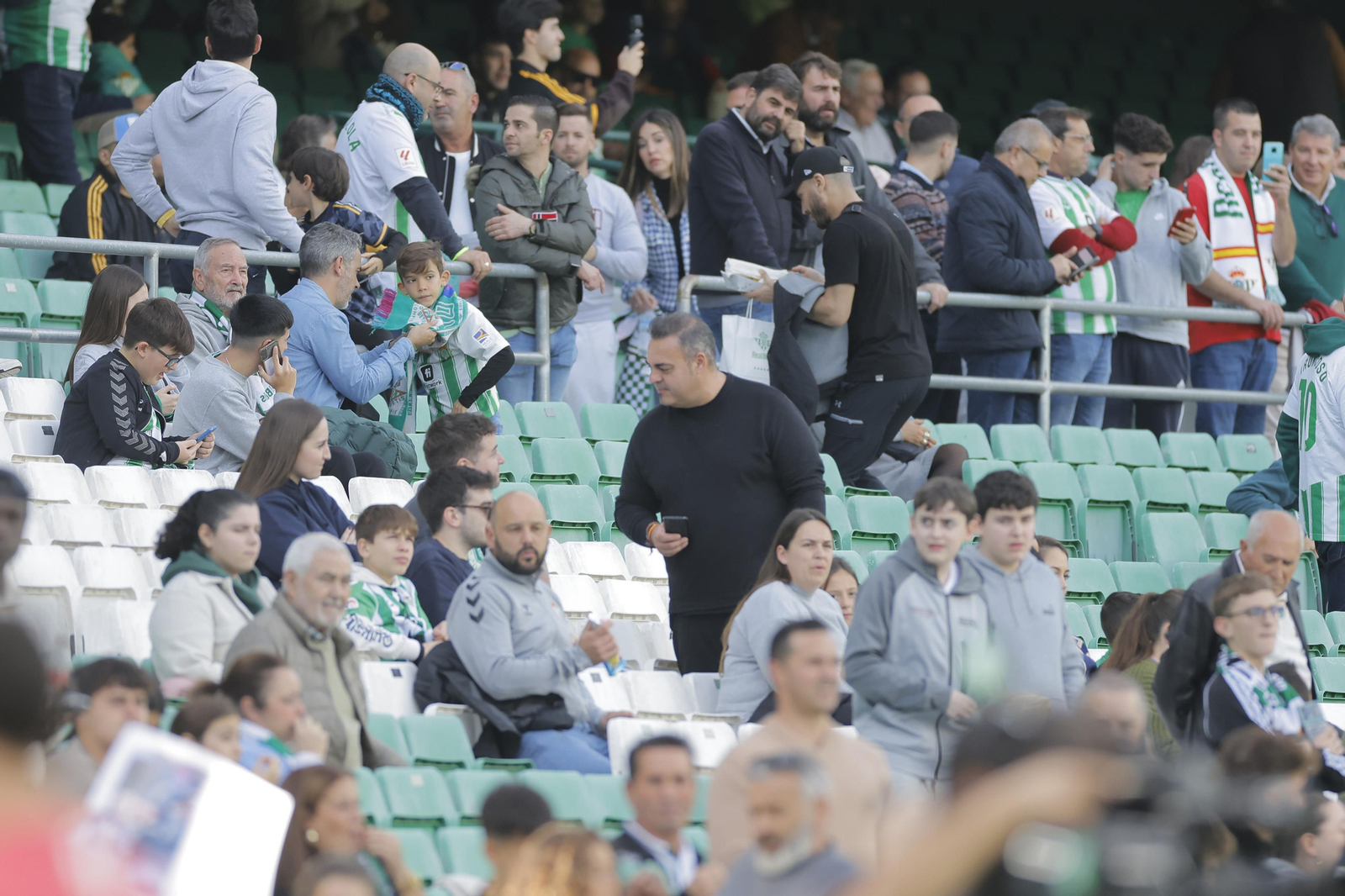 Búscate en las fotos del Betis-Real Madrid