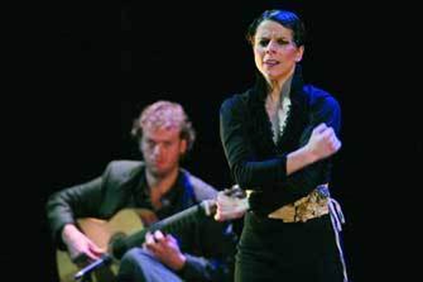 Una actuación de la bailaora Leonor Leal  y El Choro, el pasado año.  /Belén Vargas