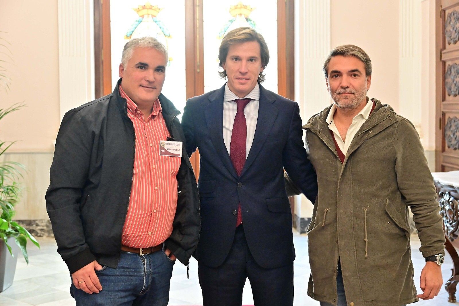 Pablo Otero con los representantes de Humanos con Recursos y Fundación Atenea.