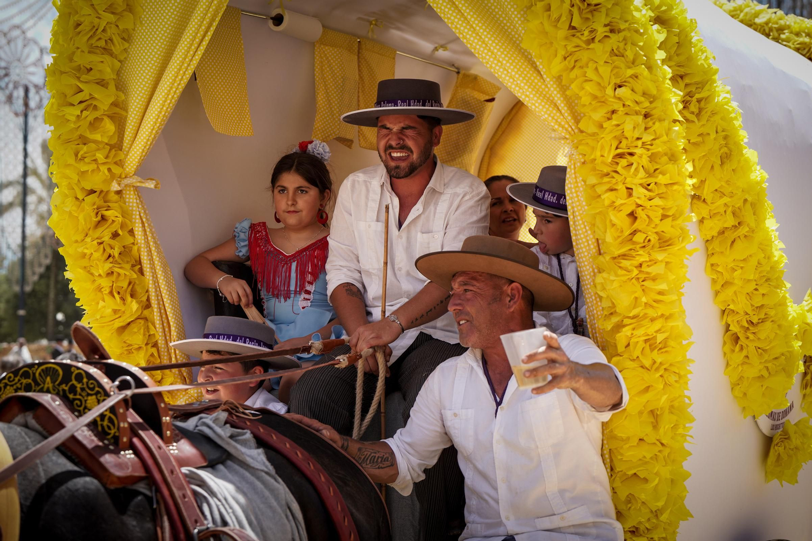 Imágenes de la Hermandad del Rocío en el Real de la Feria