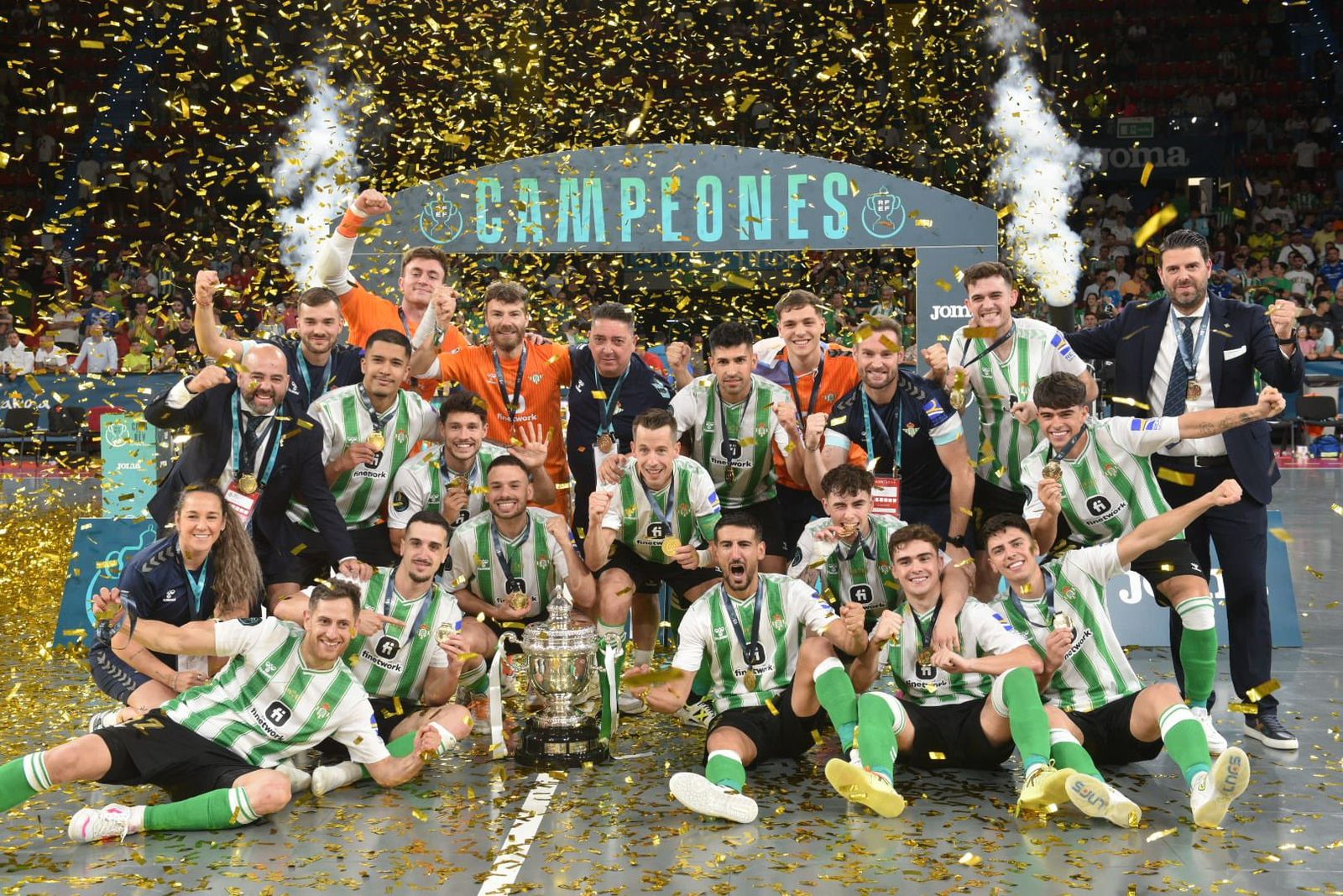 El Real Betis celebrando el título en 2024