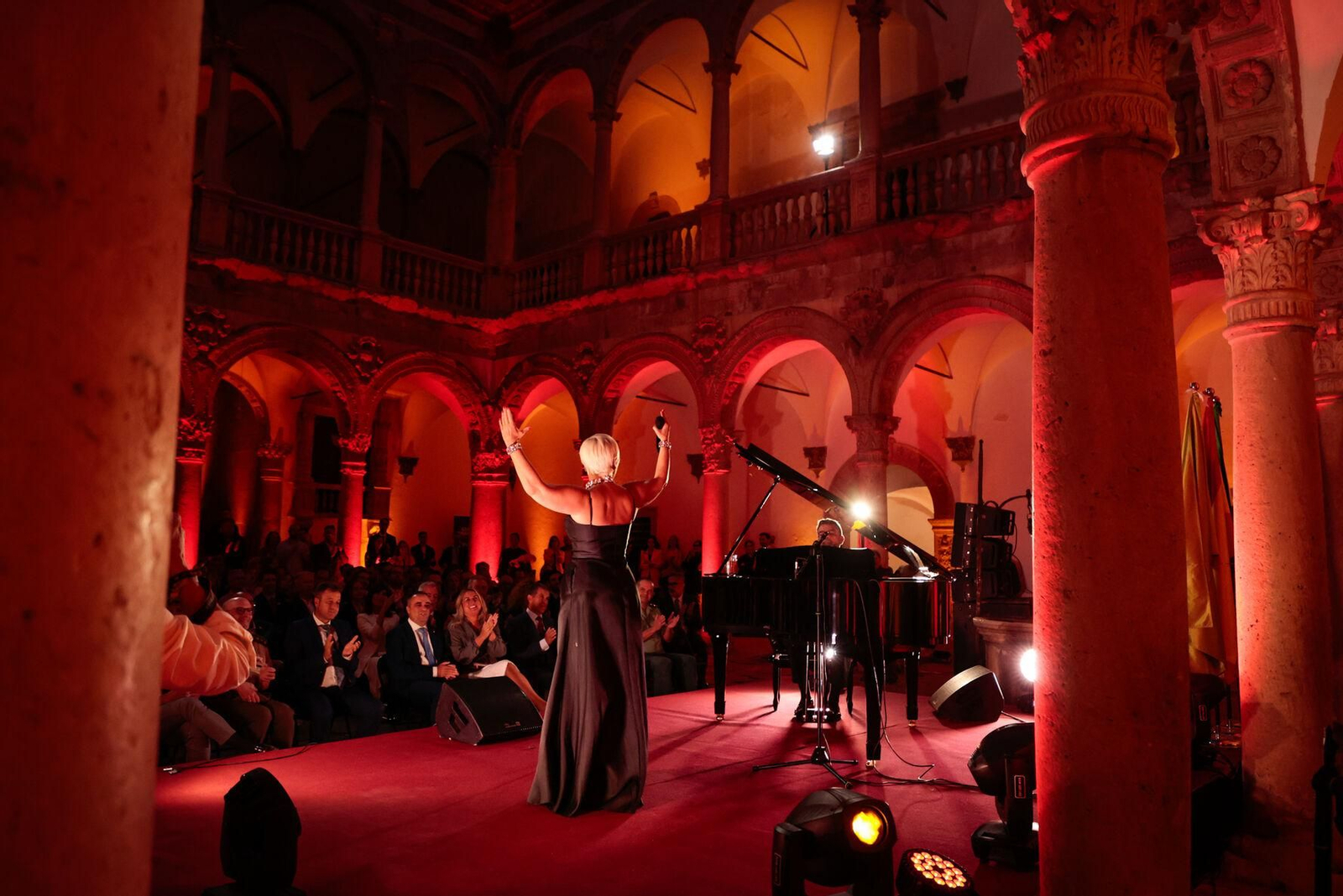 Fotos: Así ha sido el acto institucional de apertura del Castillo de La Calahorra