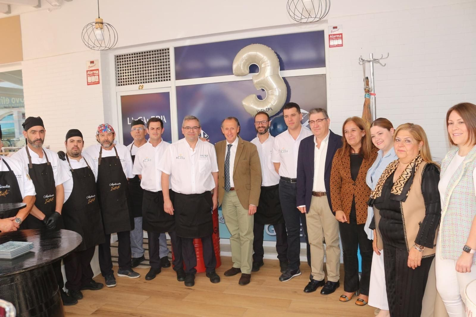 José María Román visita el restaurante La Galería de Paco