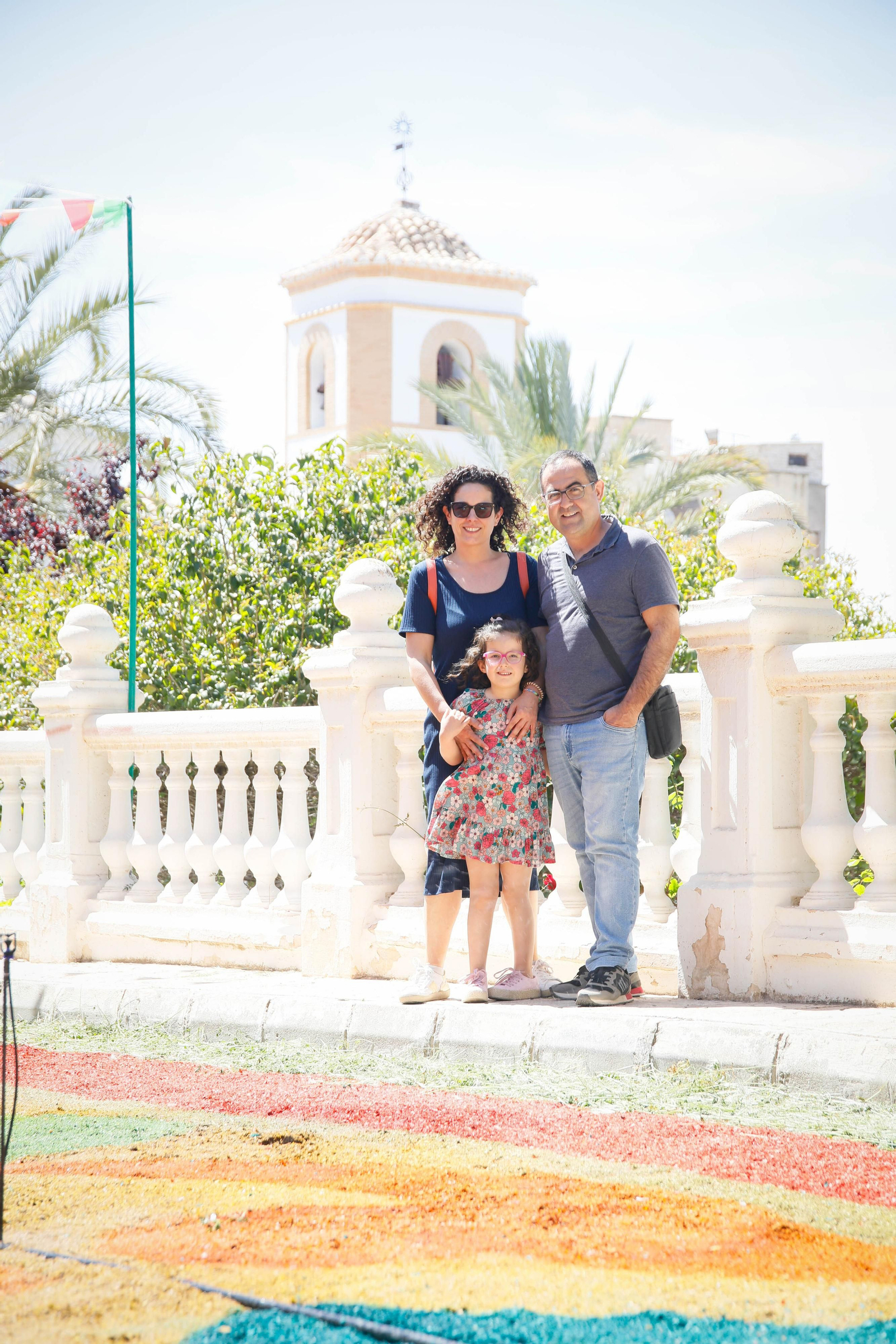 Así es la gran alfombra de serrín para que levite la Virgen de Fátima de Tíjola