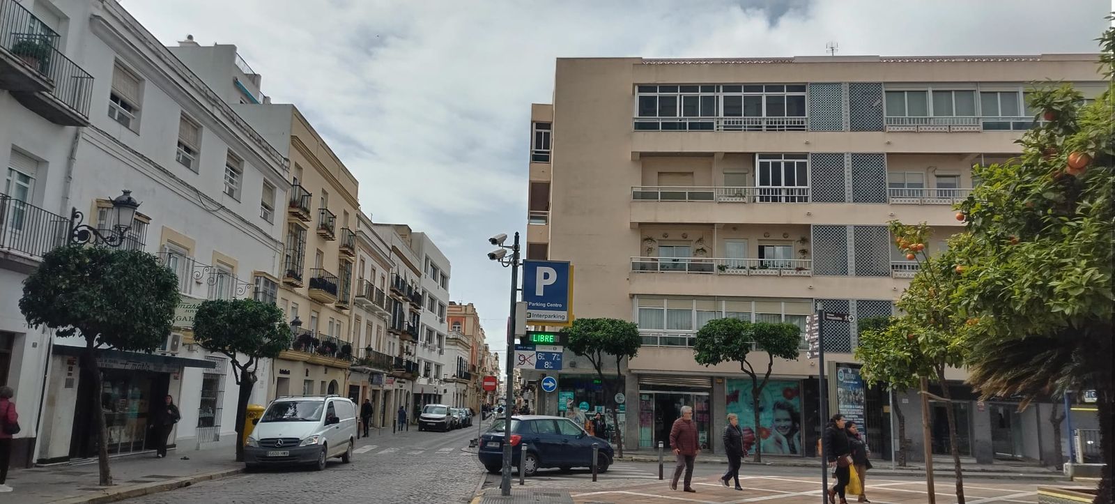 Una imagen del edificio de la Plaza Peral que se adecentó a principios de año.