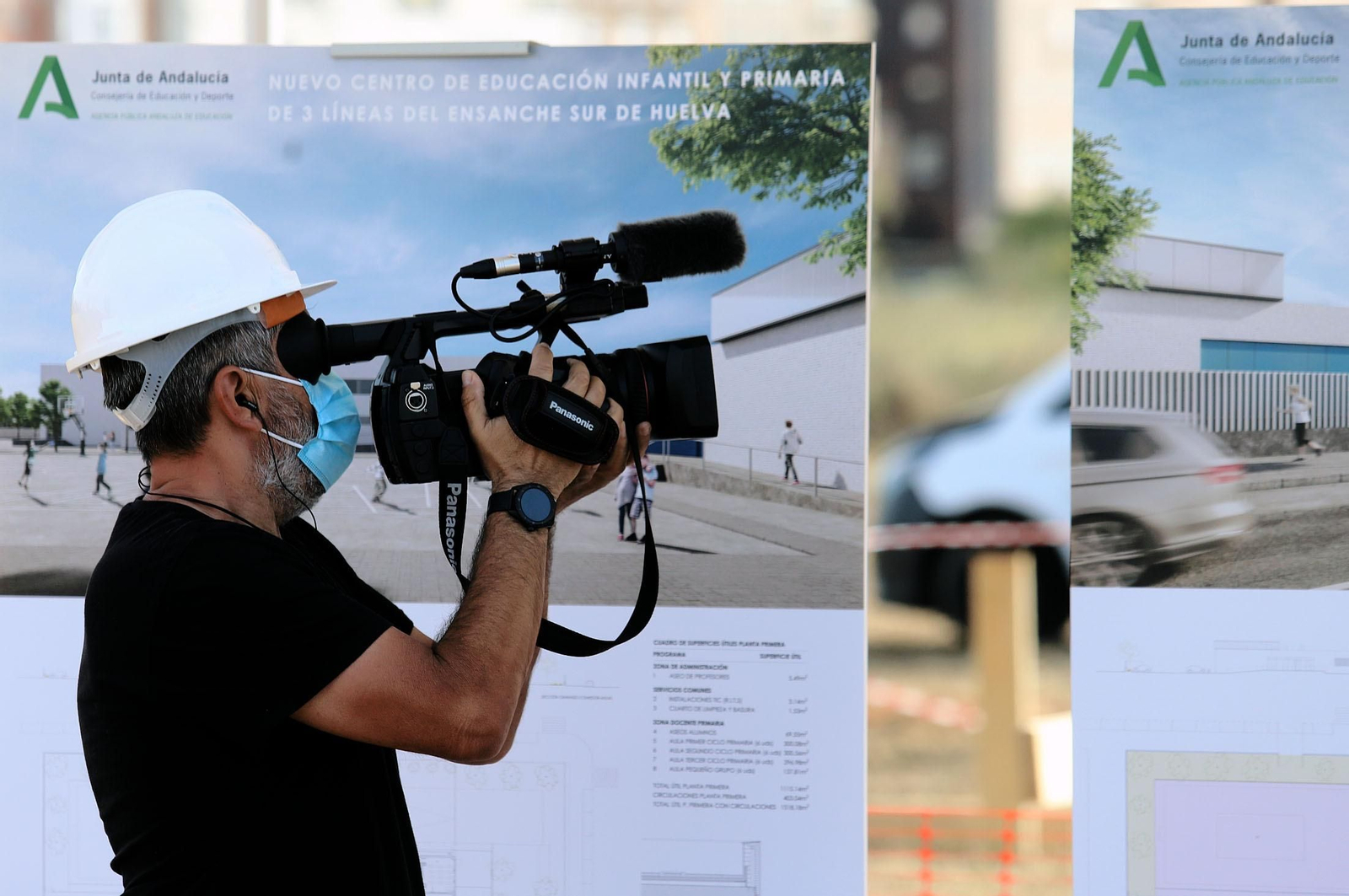 Imágenes de la  colocación de la primera piedra del nuevo colegio público ubicado en el 'Ensanche Sur'