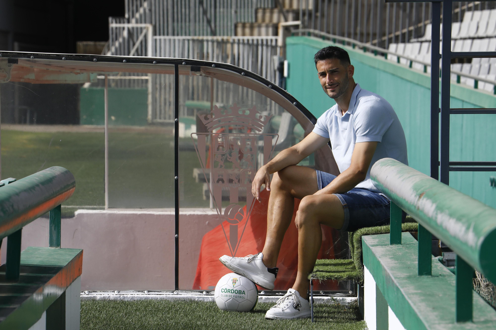 Las mejores fotos de la presentación de Carlos Albarrán con el Córdoba CF