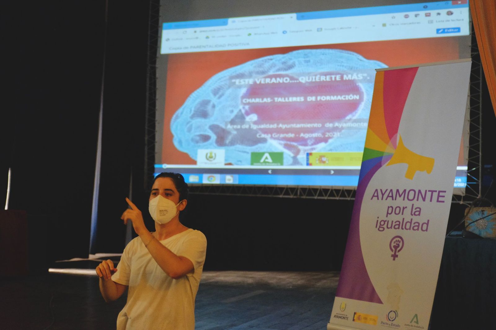 Presentación del taller 'Este Verano Quiérete Más' en el Ayuntamiento de Ayamonte