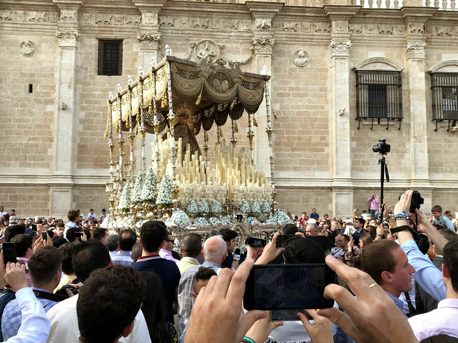 El regreso de la Virgen de los Ángeles tras su coronación, en imágenes