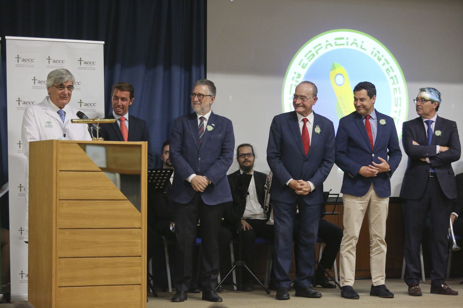 Las fotos de la presentación de la nave espacial de la Asociación contra el Cáncer en Málaga