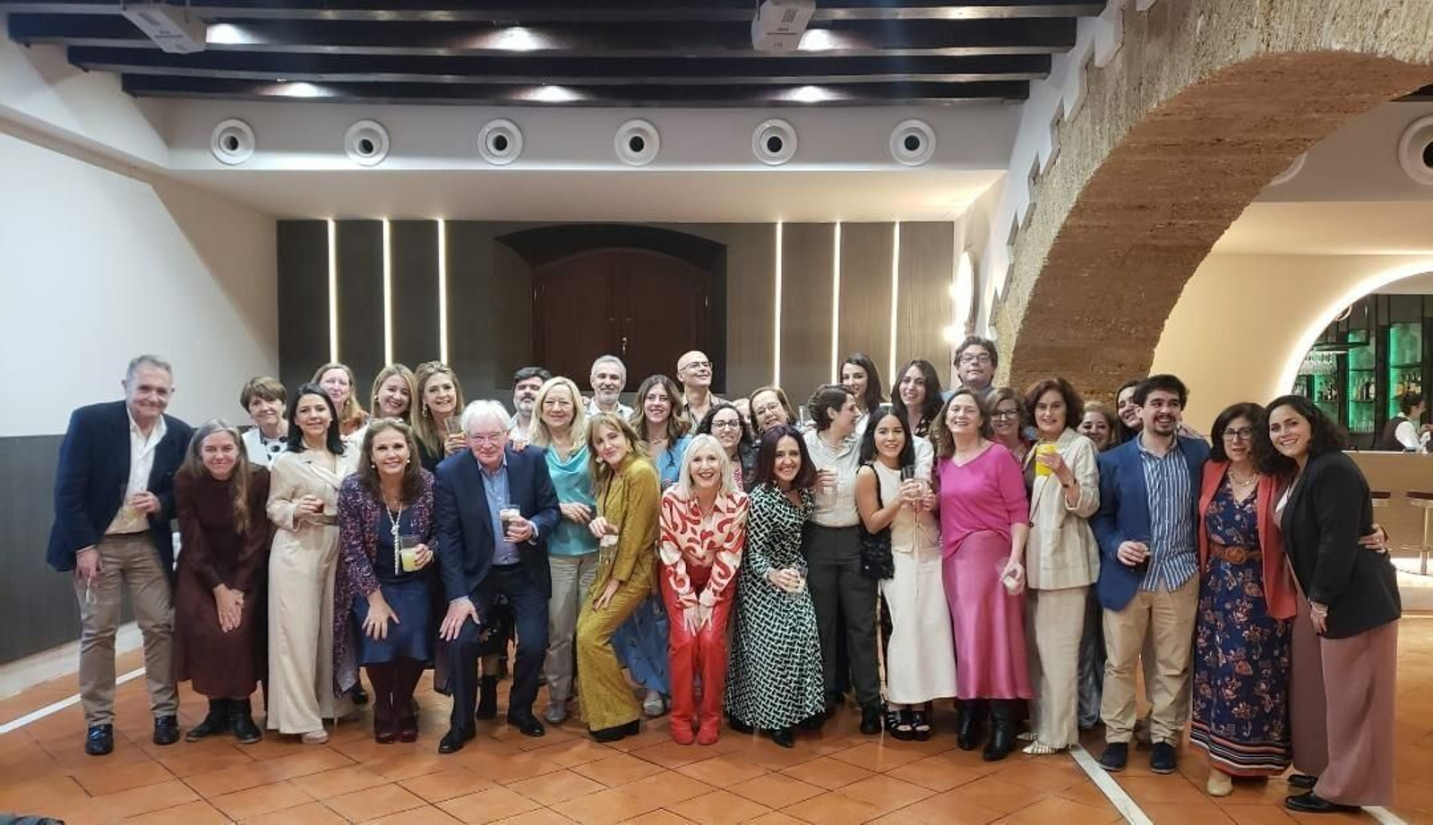El homenajeado, Antonio Trujillo Vera, durante la comida celebrada en el Baluarte de los Mártires con motivo de su jubilación tras ejercer su actividad profesional durante cuarenta años. El homenajeado, Antonio Trujillo Vera, durante la comida celebrada en el Baluarte de los Mártires con motivo de su jubilación tras ejercer su actividad profesional durante cuarenta años.