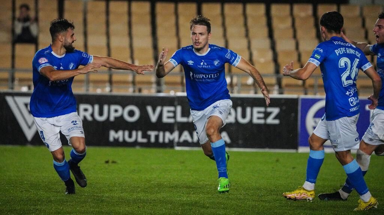 Ricky celebra su golazo al Vélez con un zurdazo desde la frontal del área en el descuento.